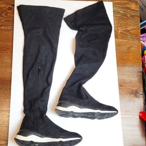 NWOT sock boots trainers over knee